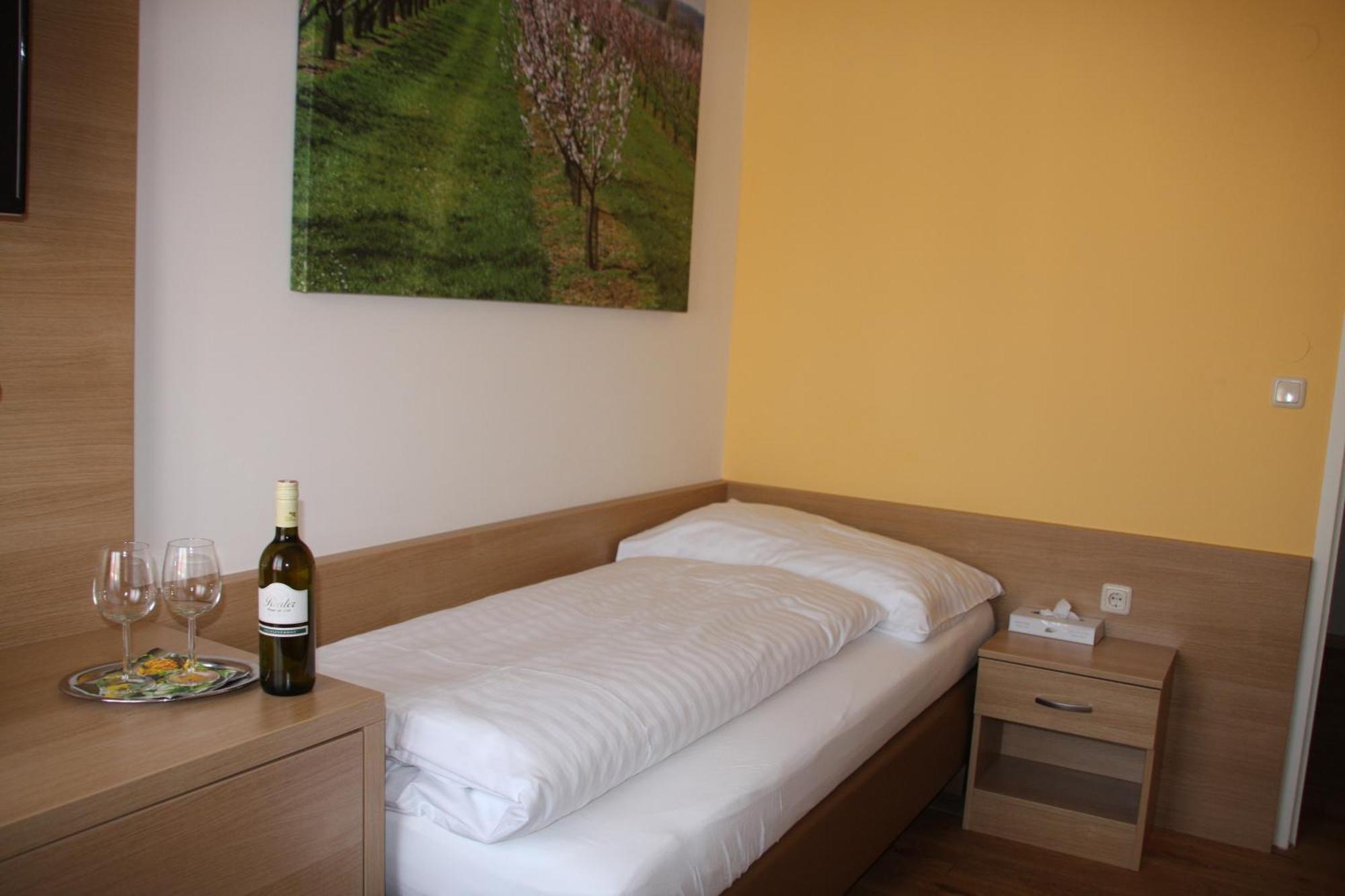 Weinhotel Rieder Poysdorf Εξωτερικό φωτογραφία