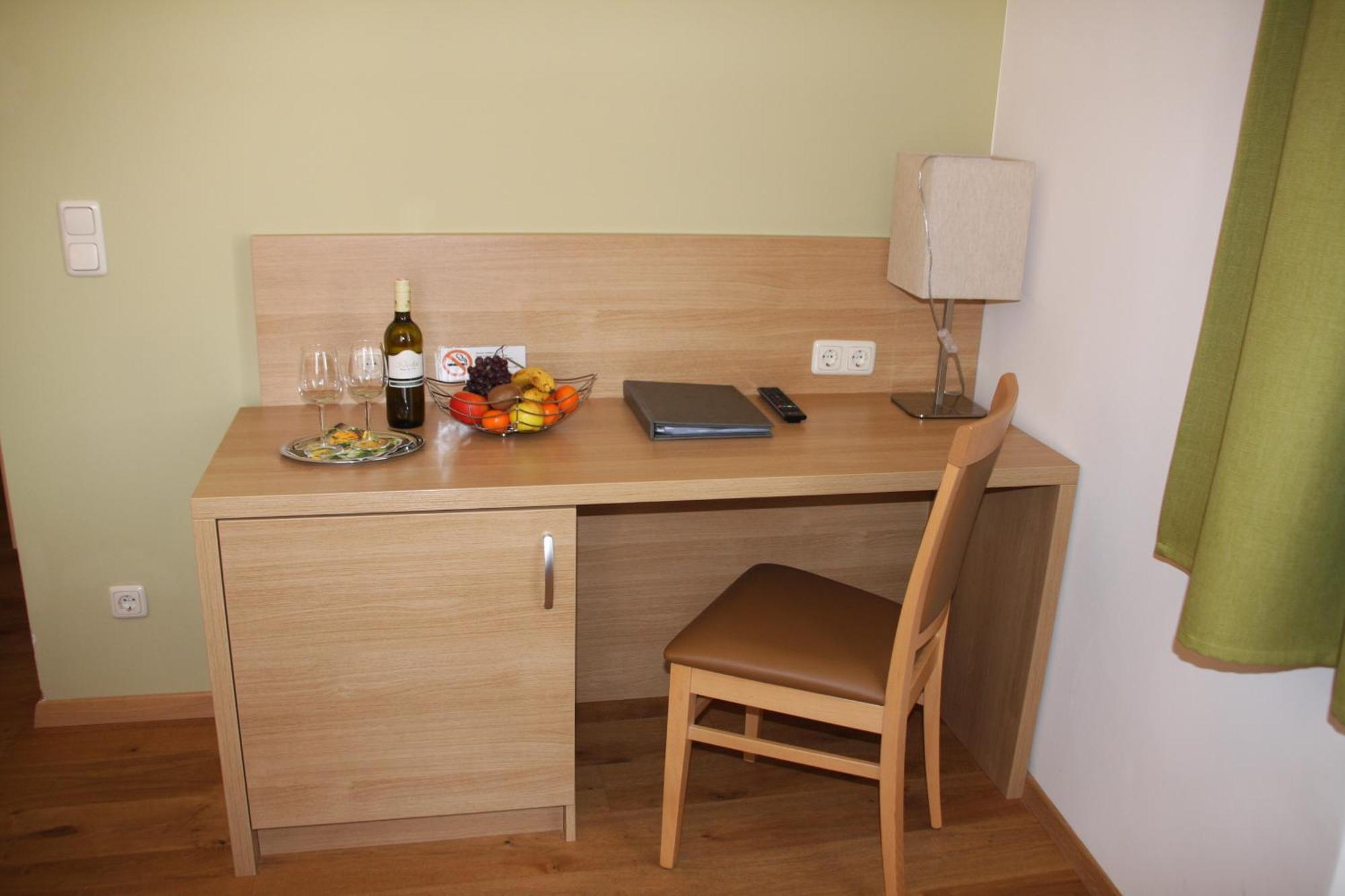 Weinhotel Rieder Poysdorf Εξωτερικό φωτογραφία