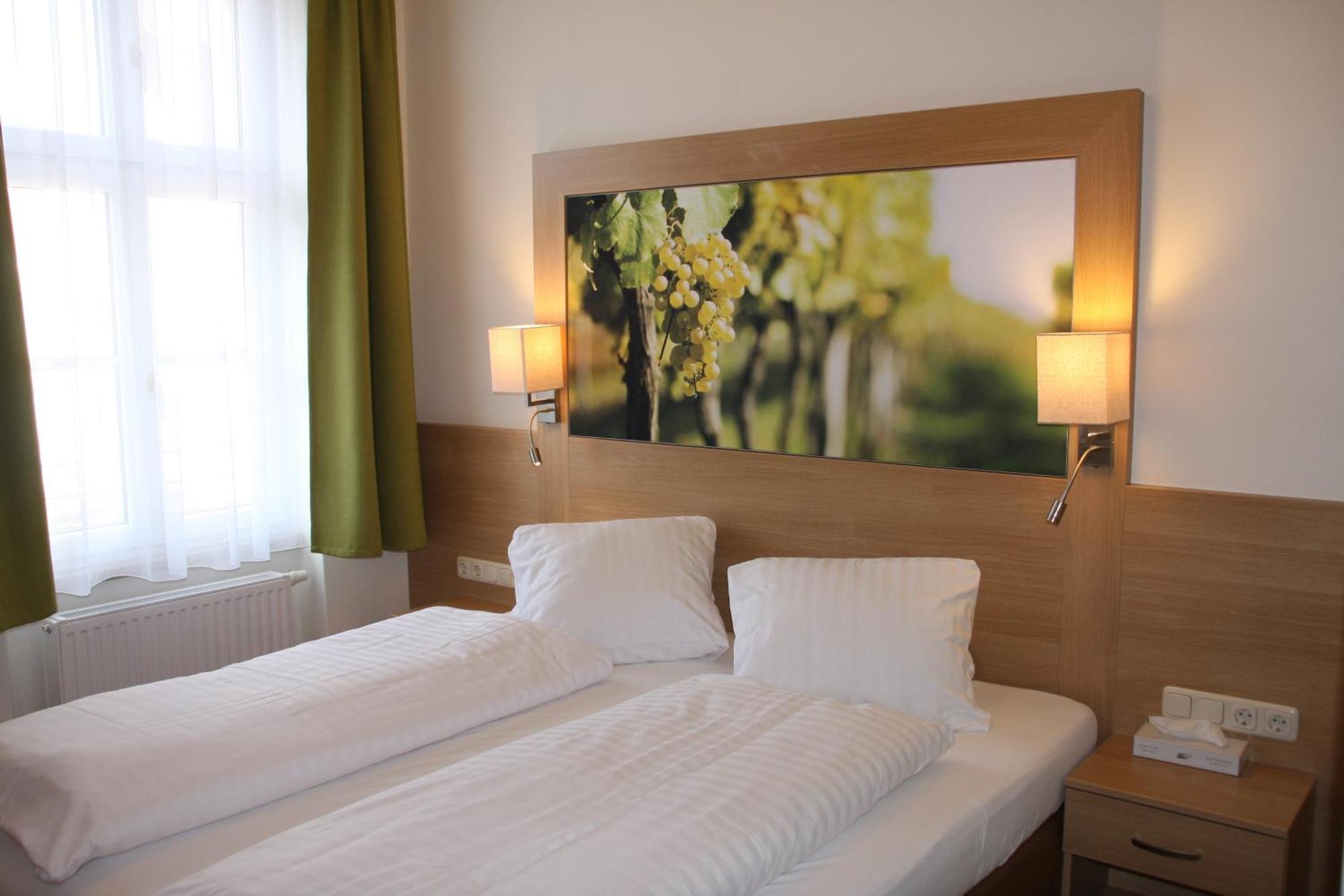 Weinhotel Rieder Poysdorf Εξωτερικό φωτογραφία