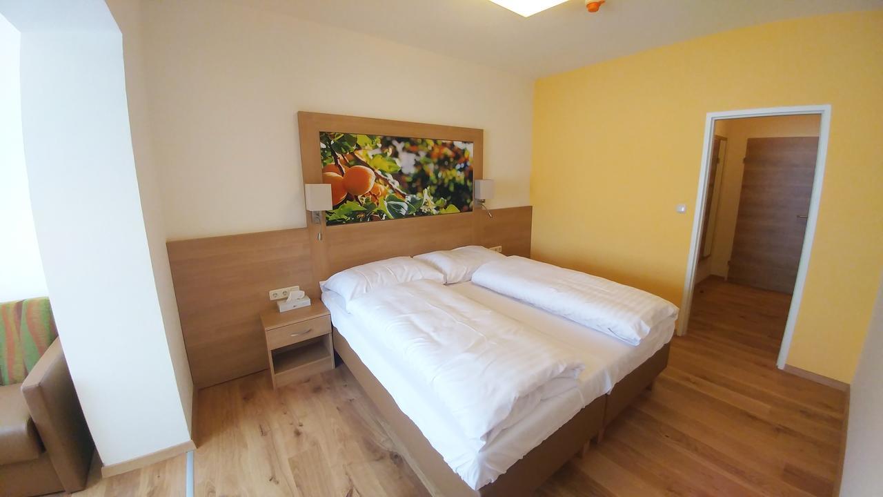 Weinhotel Rieder Poysdorf Εξωτερικό φωτογραφία