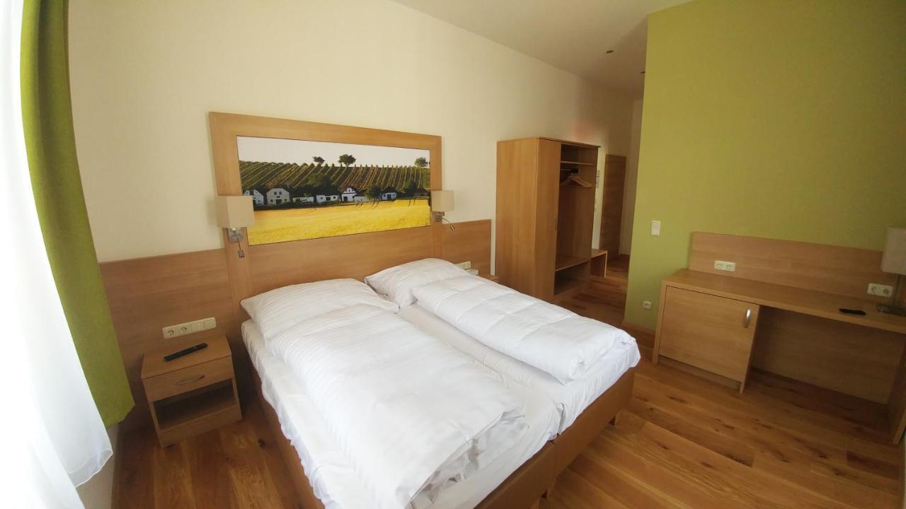 Weinhotel Rieder Poysdorf Εξωτερικό φωτογραφία