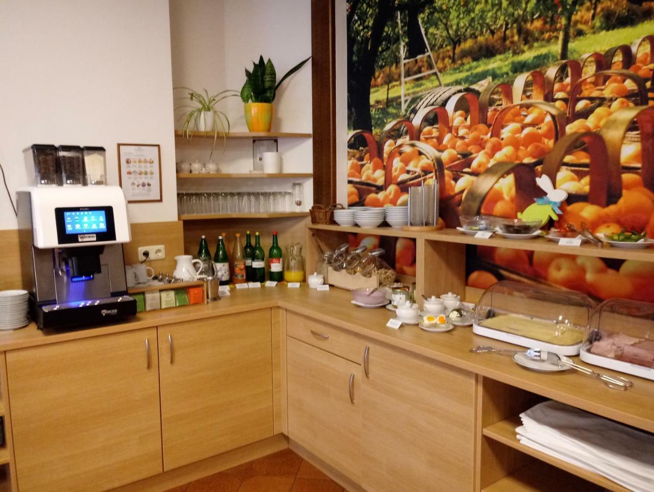 Weinhotel Rieder Poysdorf Εξωτερικό φωτογραφία